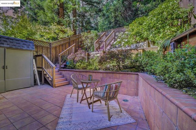 6635 Banning Dr, Oakland, CA 94611