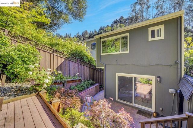 6635 Banning Dr, Oakland, CA 94611