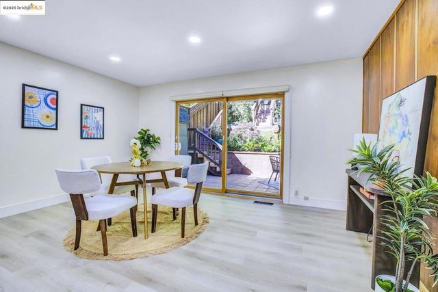 6635 Banning Dr, Oakland, CA 94611