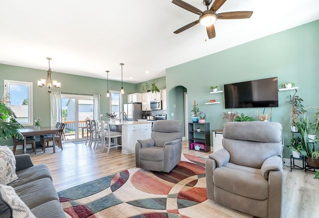 1238 E Prairie Hill Cir, Park City, KS 67219