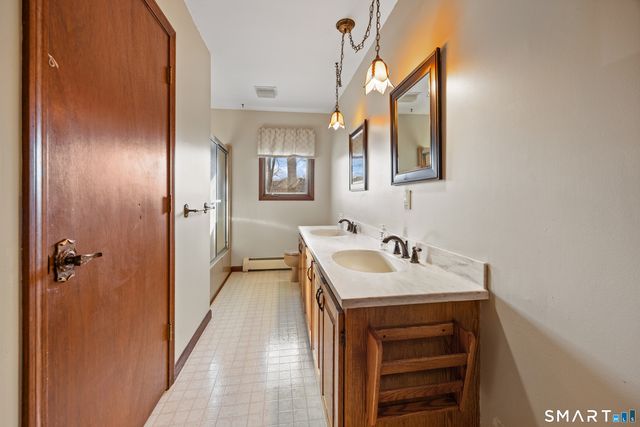 622 Lakeside Boulevard West, Waterbury, CT 06708