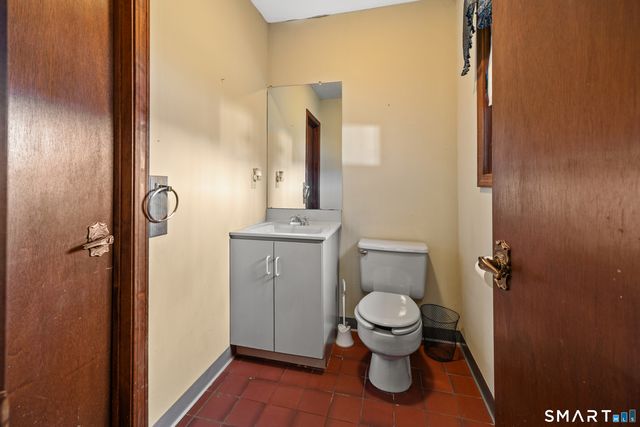 622 Lakeside Boulevard West, Waterbury, CT 06708