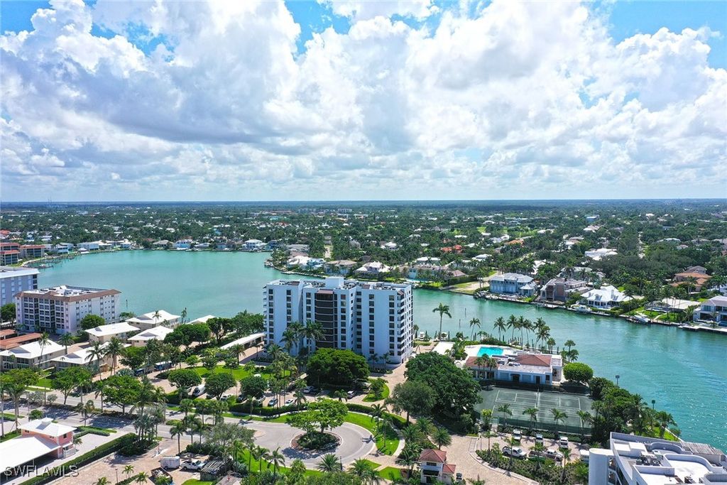 2400 Gulf Shore BLVD N 502, Naples, FL 34103