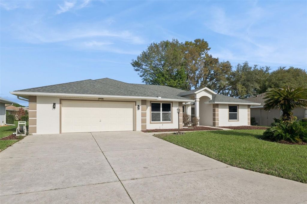 Image 1 of property listing at 5729 KING JAMES AVENUE, Leesburg, FL 34748