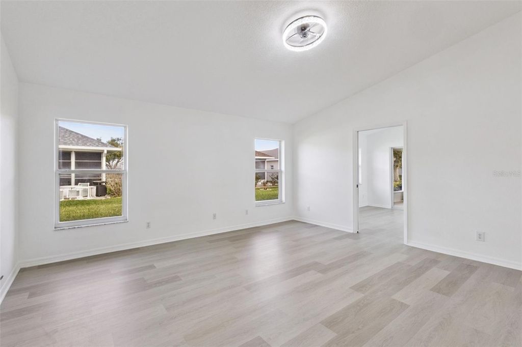 Image 13 of property listing at 5729 KING JAMES AVENUE, Leesburg, FL 34748