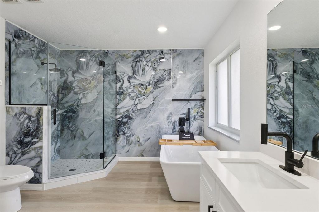 Image 16 of property listing at 5729 KING JAMES AVENUE, Leesburg, FL 34748