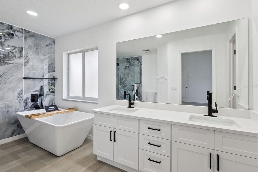 Image 17 of property listing at 5729 KING JAMES AVENUE, Leesburg, FL 34748