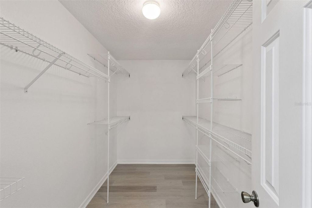 Image 20 of property listing at 5729 KING JAMES AVENUE, Leesburg, FL 34748