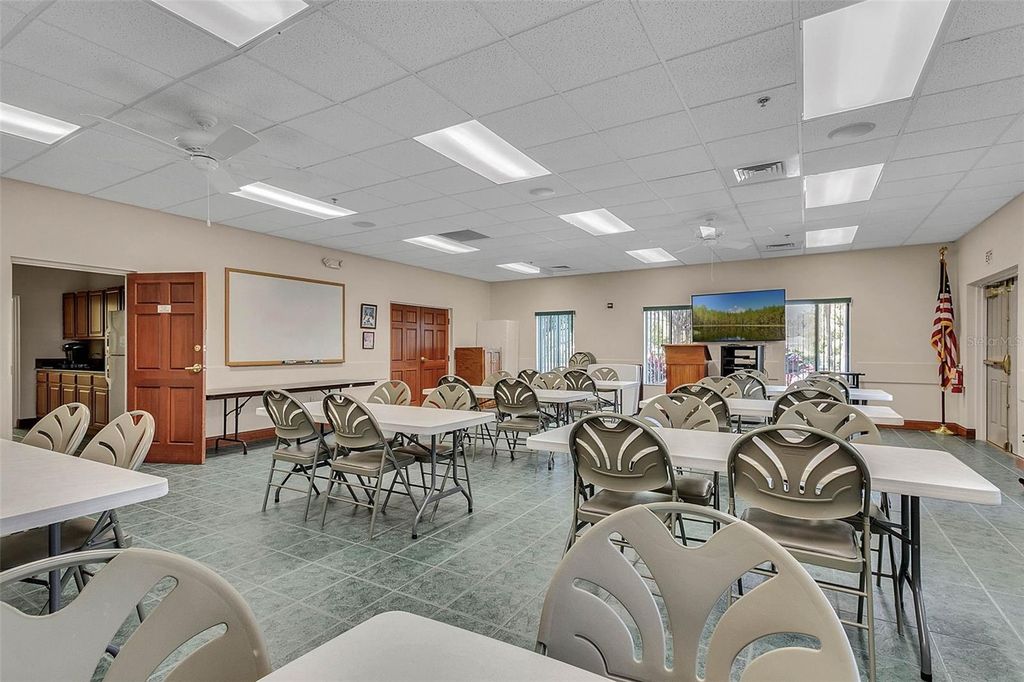 Image 41 of property listing at 5729 KING JAMES AVENUE, Leesburg, FL 34748