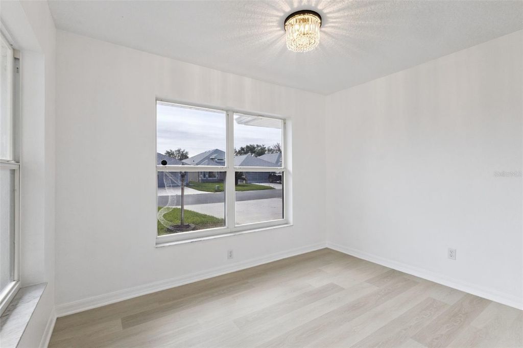 Image 7 of property listing at 5729 KING JAMES AVENUE, Leesburg, FL 34748