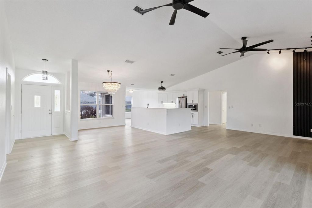 Image 8 of property listing at 5729 KING JAMES AVENUE, Leesburg, FL 34748