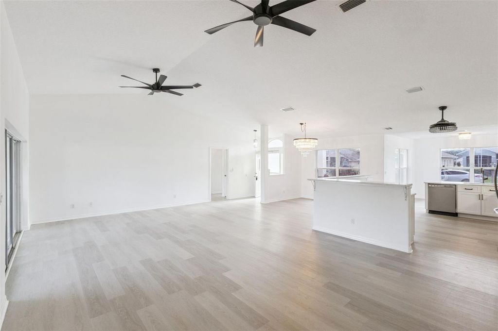 Image 9 of property listing at 5729 KING JAMES AVENUE, Leesburg, FL 34748