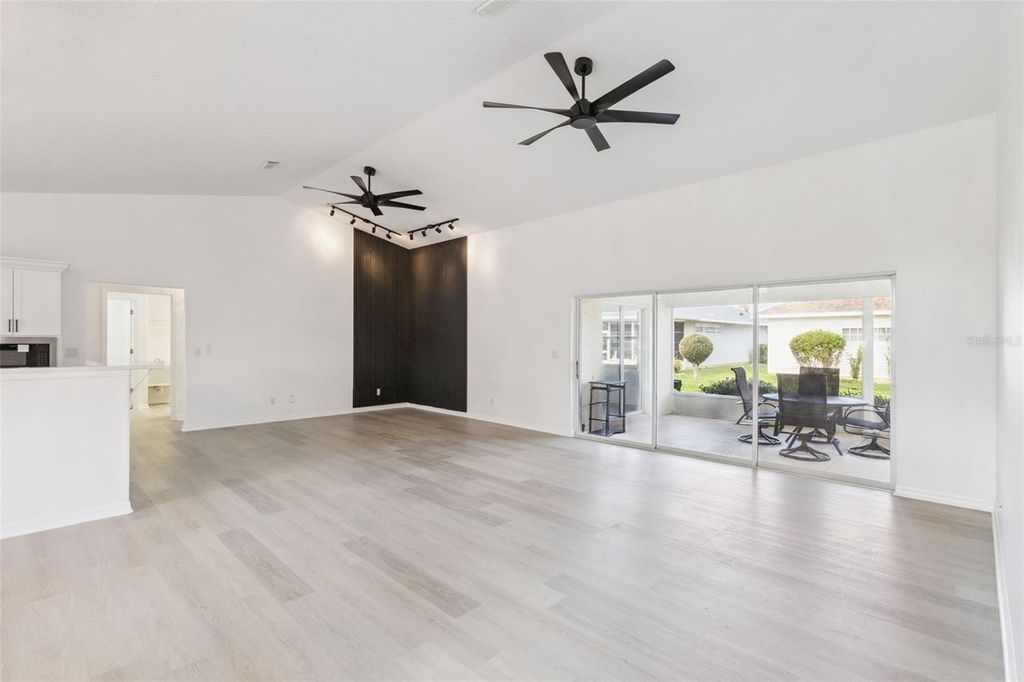 Image 10 of property listing at 5729 KING JAMES AVENUE, Leesburg, FL 34748