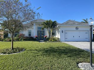 454 SW Vista Lake Drive, Port St. Lucie, Port St Lucie, FL 34953