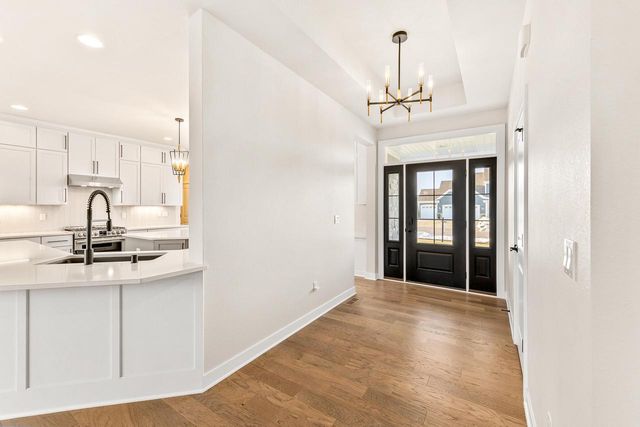 1424 White Deer TRAIL, Waukesha, WI 53189