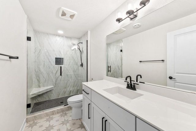 1424 White Deer TRAIL, Waukesha, WI 53189