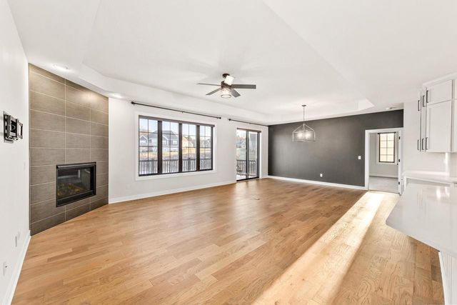 1424 White Deer TRAIL, Waukesha, WI 53189