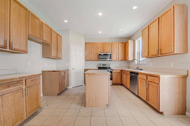 2887 SWEETSPIRE CIRCLE, Kissimmee, FL 34746