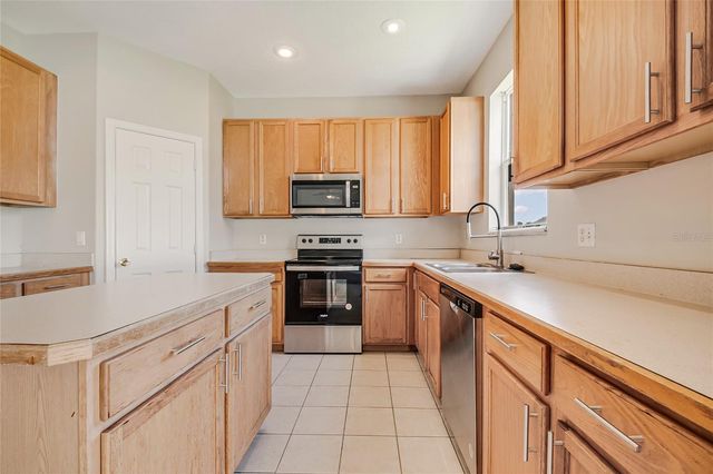 2887 SWEETSPIRE CIRCLE, Kissimmee, FL 34746