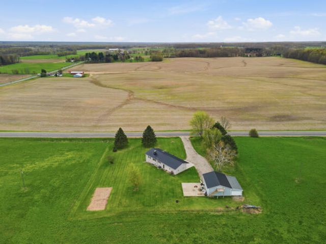 8835 E Mcbrides Road, Vestaburg, MI 48891