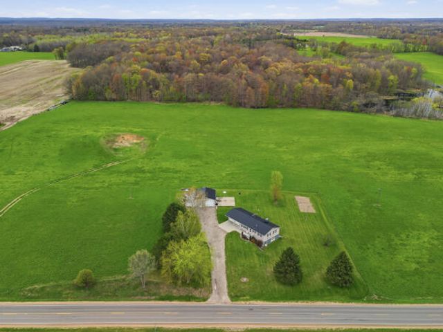 8835 E Mcbrides Road, Vestaburg, MI 48891