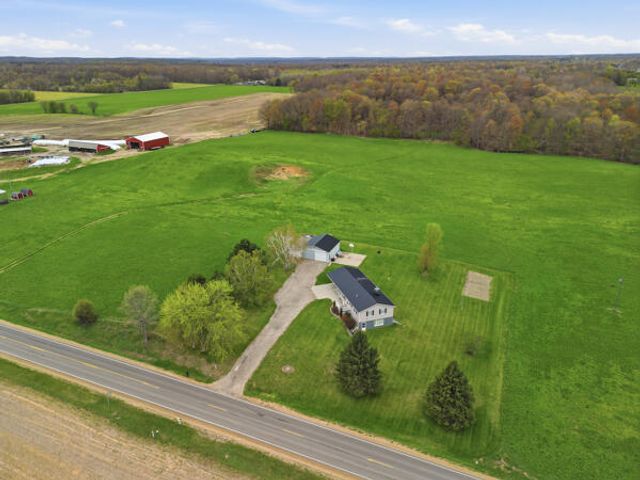 8835 E Mcbrides Road, Vestaburg, MI 48891
