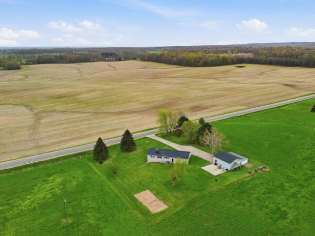 8835 E Mcbrides Road, Vestaburg, MI 48891