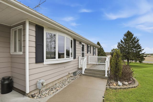 8835 E Mcbrides Road, Vestaburg, MI 48891