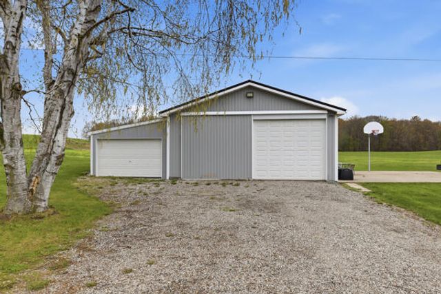 8835 E Mcbrides Road, Vestaburg, MI 48891