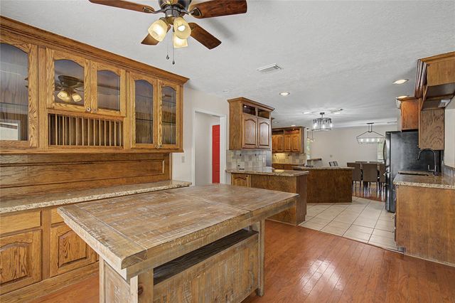 16558 Green Meadow Loop, Willis, TX 77318