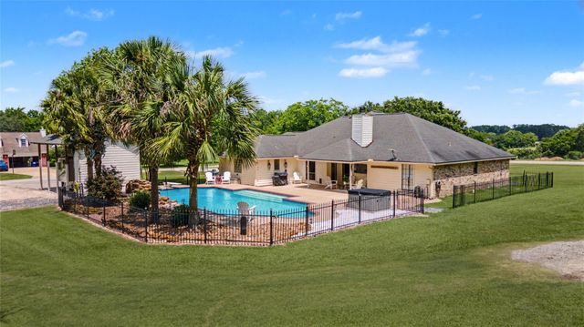 16558 Green Meadow Loop, Willis, TX 77318