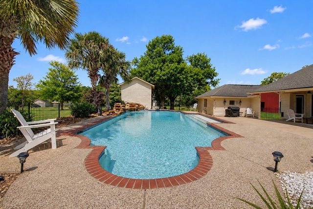 16558 Green Meadow Loop, Willis, TX 77318