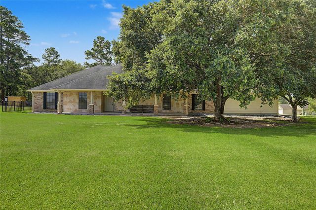 16558 Green Meadow Loop, Willis, TX 77318