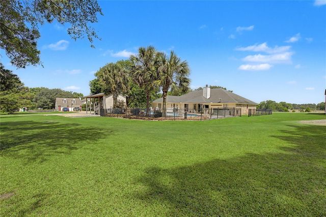 16558 Green Meadow Loop, Willis, TX 77318