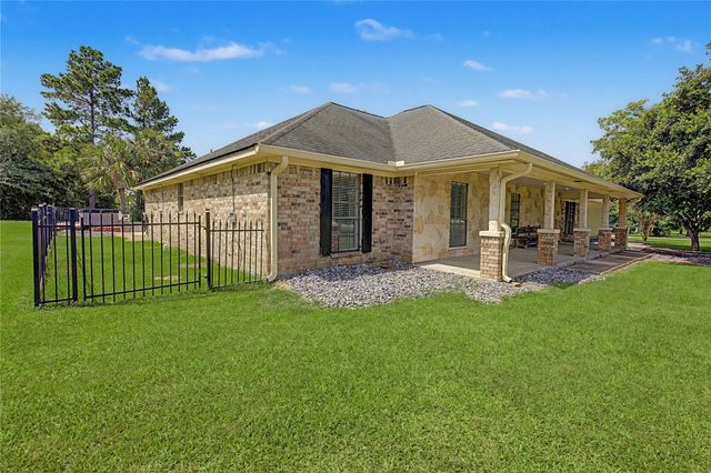 16558 Green Meadow Loop, Willis, TX 77318