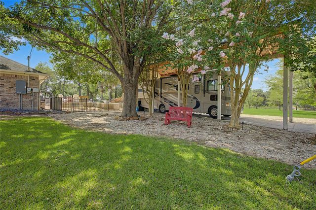 16558 Green Meadow Loop, Willis, TX 77318