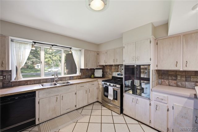 5039 Bronson Drive, Lewiston, NY 14092