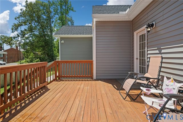 4325 Poplar Village Dr, Chester, VA 23831