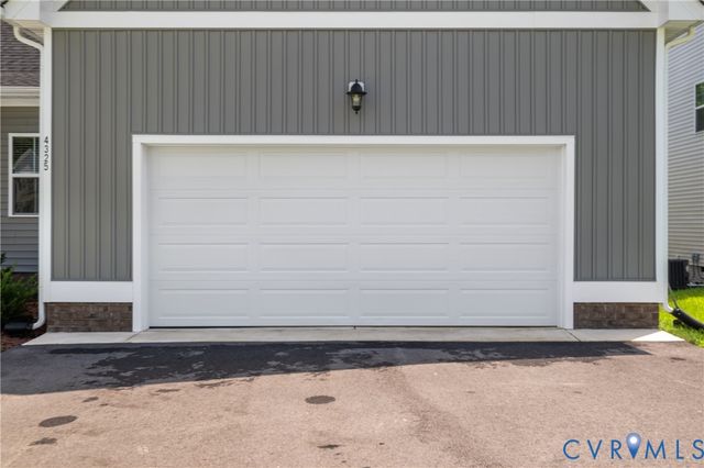 4325 Poplar Village Dr, Chester, VA 23831