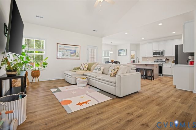 4325 Poplar Village Dr, Chester, VA 23831