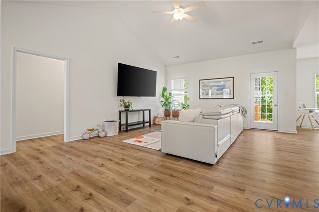 4325 Poplar Village Dr, Chester, VA 23831