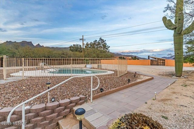 4940 N Castle Ridge Road, Tucson, AZ 85749