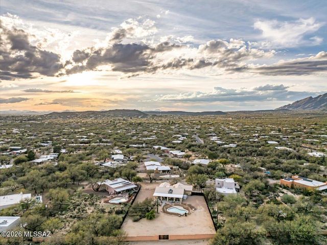 4940 N Castle Ridge Road, Tucson, AZ 85749