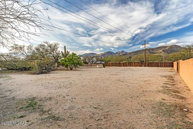 4940 N Castle Ridge Road, Tucson, AZ 85749