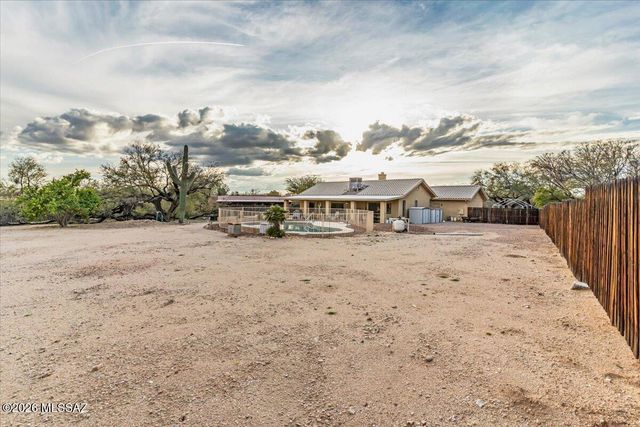 4940 N Castle Ridge Road, Tucson, AZ 85749