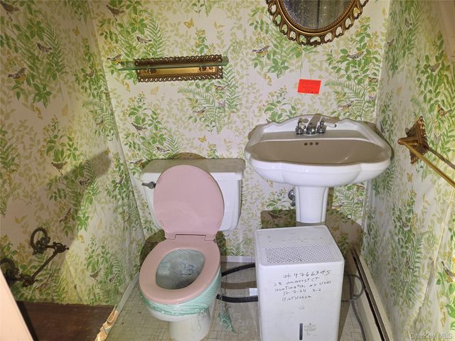 38 Amherst Court, Huntington, NY 11743