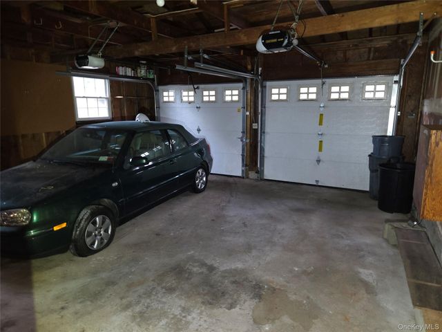 38 Amherst Court, Huntington, NY 11743