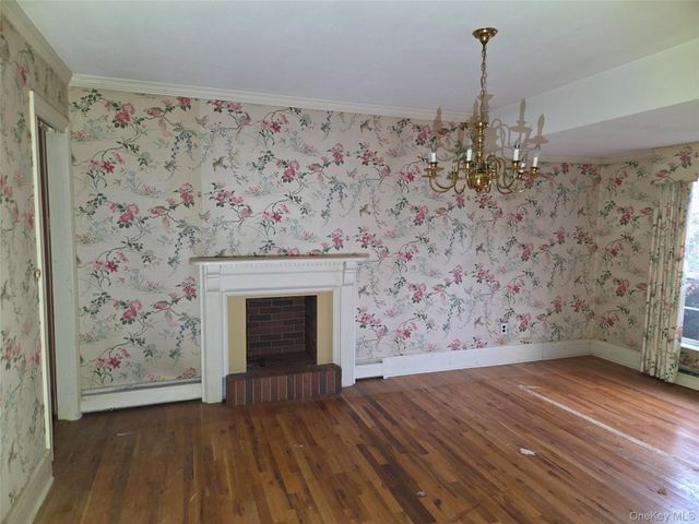 38 Amherst Court, Huntington, NY 11743