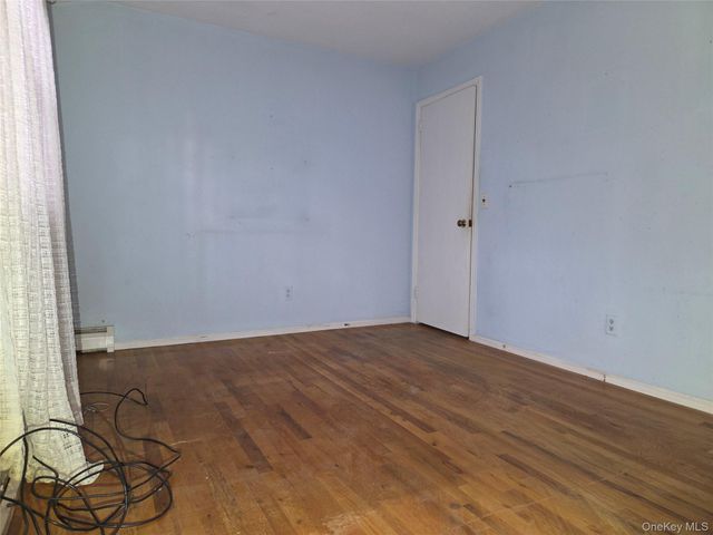 38 Amherst Court, Huntington, NY 11743