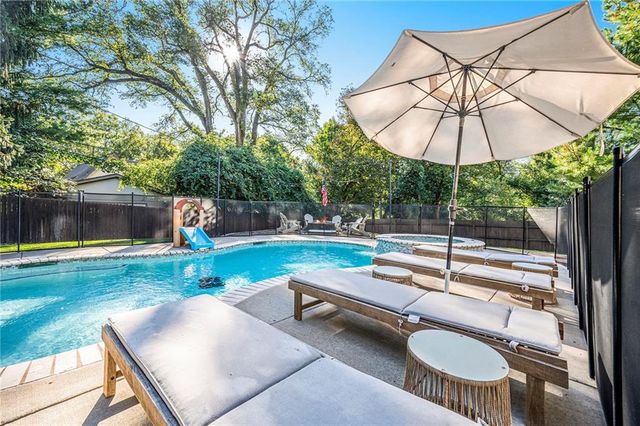 5413 Neosho Lane, Fairway, KS 66205